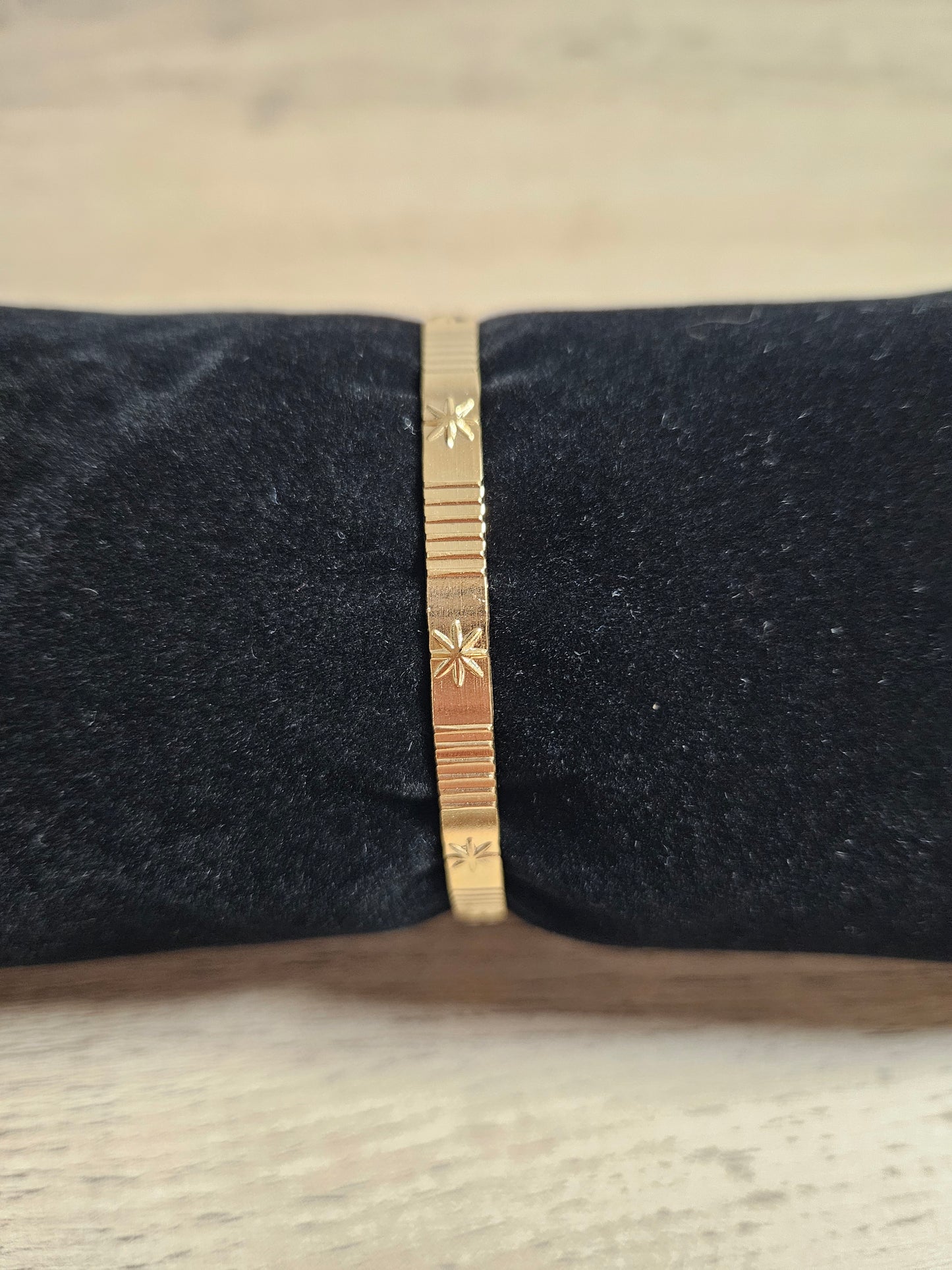 Bracelet motifs lignes et étoiles 🌟
